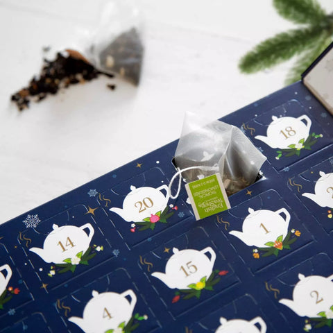 Premium Tee Adventskalender Blau Teebuch mit Schleife - Teekränzchen